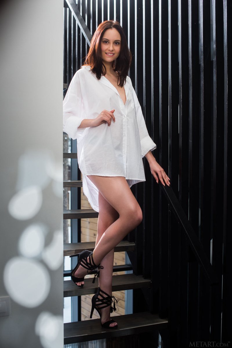 Диана, 18